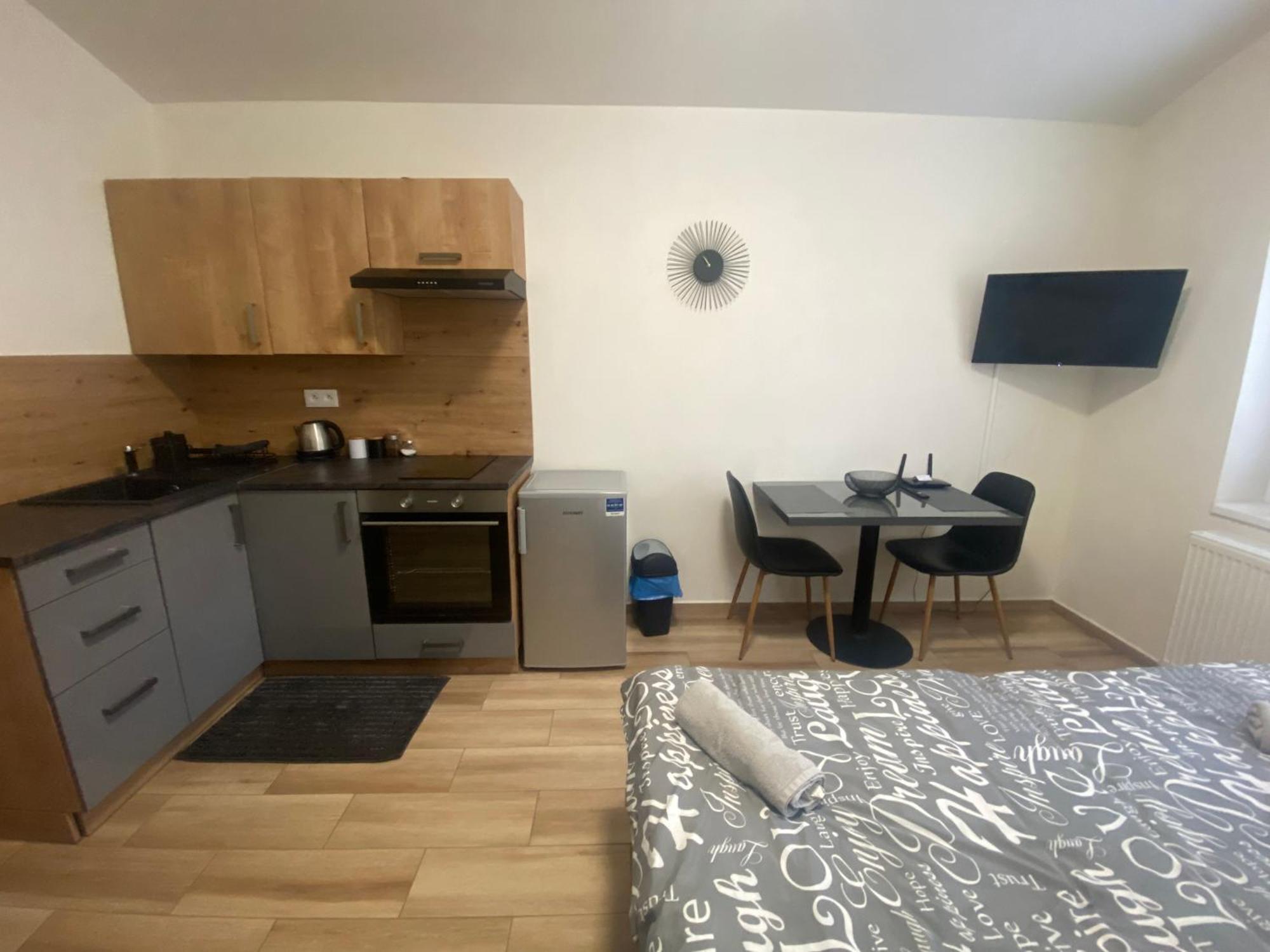 Cerna Ruze - Apartman 7 Plzen Exterior photo