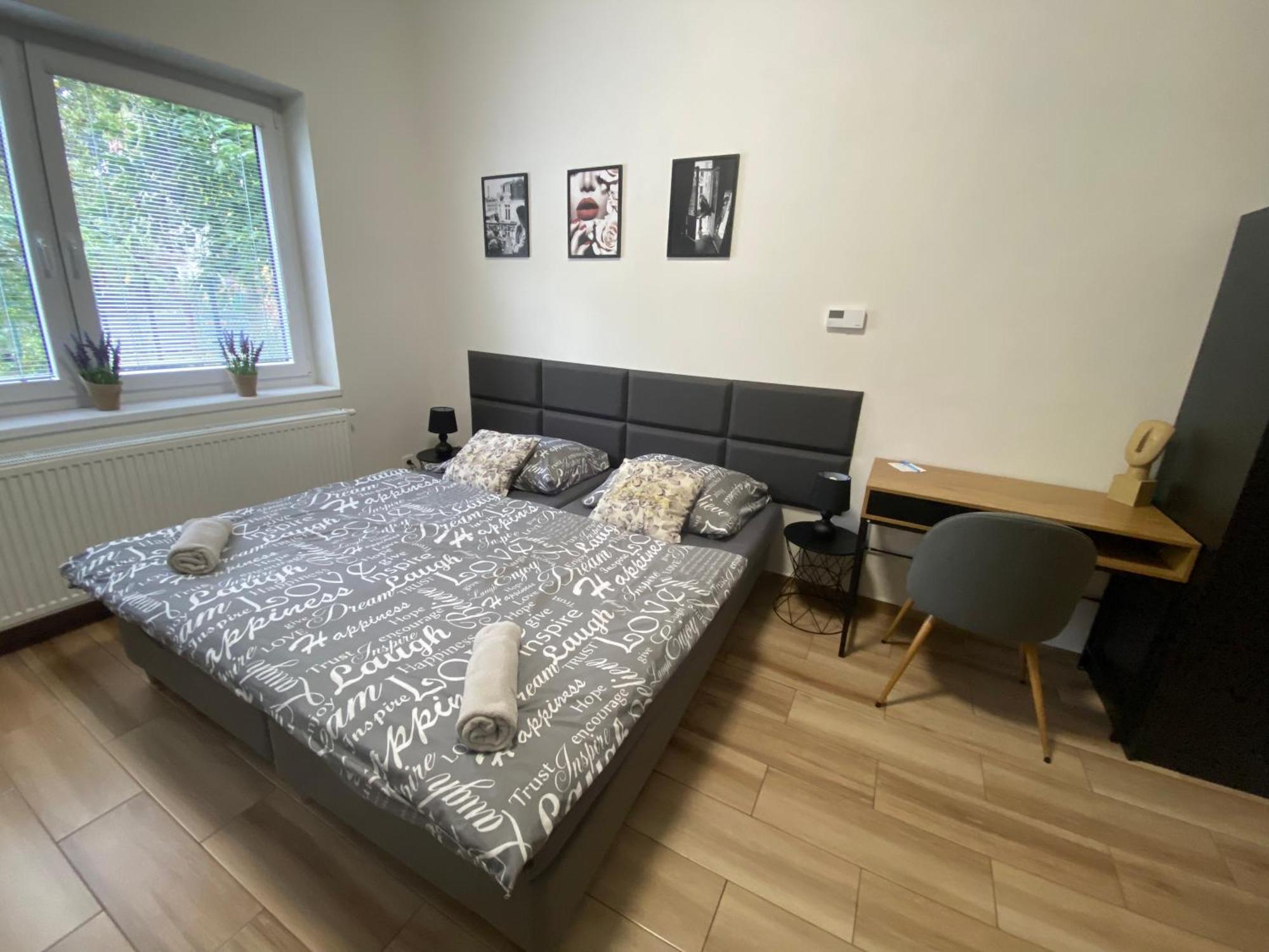 Cerna Ruze - Apartman 7 Plzen Exterior photo